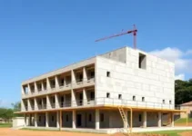 construção da EMEB Tom Jobim em Ferraz de Vasconcelos